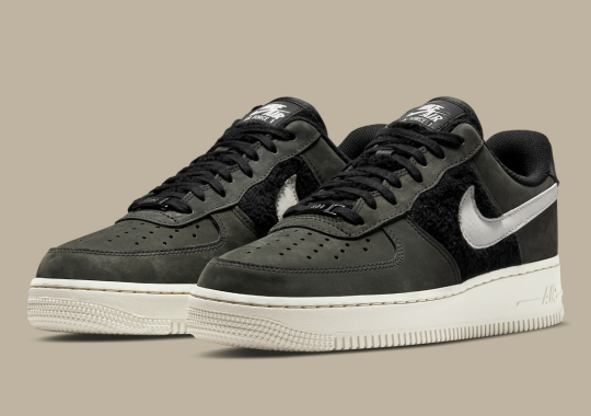 Read more about the article Nike Brings Furry Panels To The Air Force 1 Low